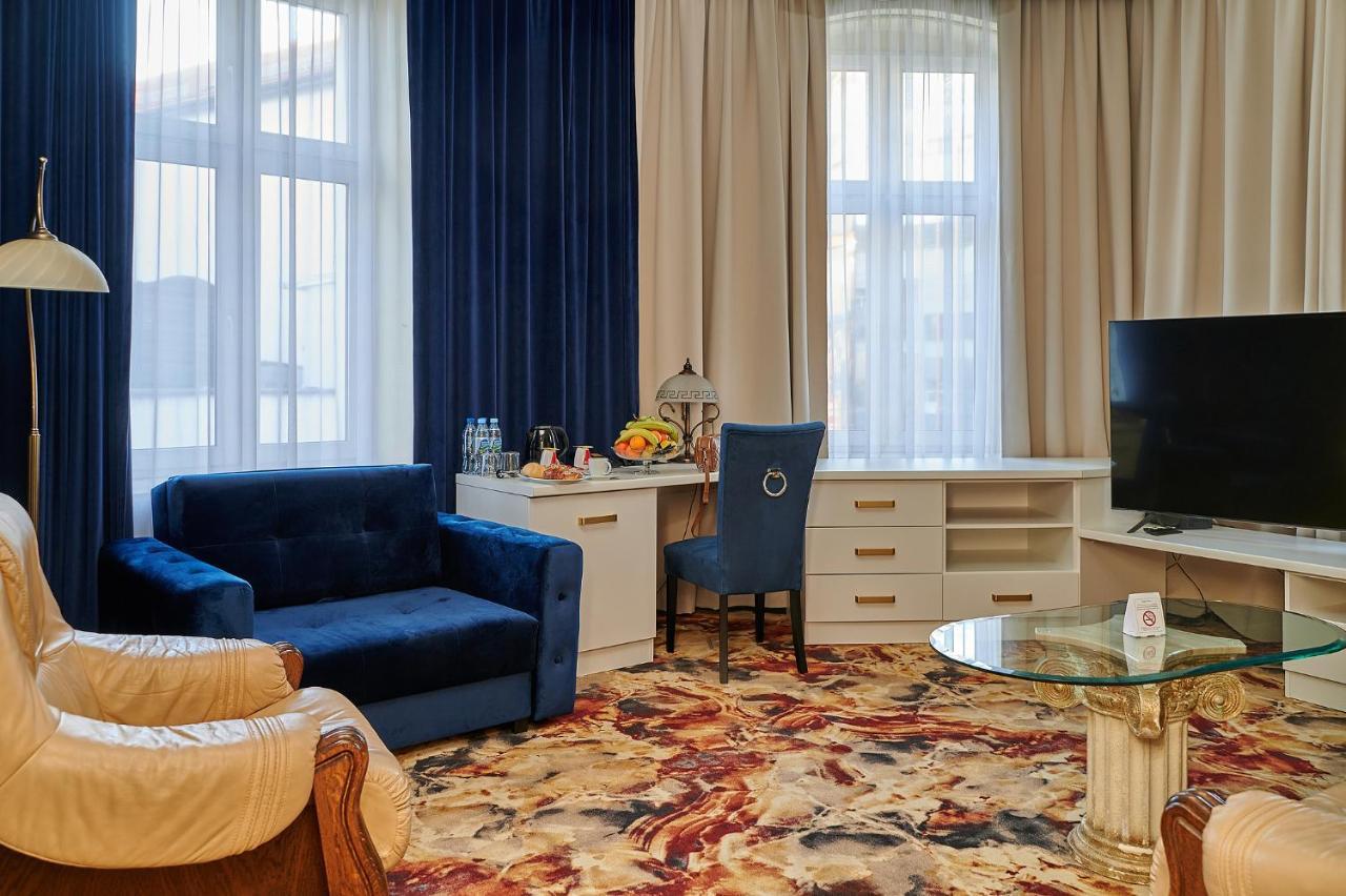 Hotel Royal グリヴィツェ エクステリア 写真