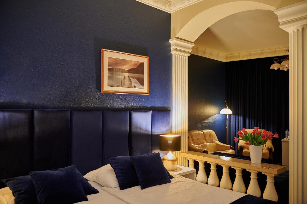 Hotel Royal グリヴィツェ エクステリア 写真