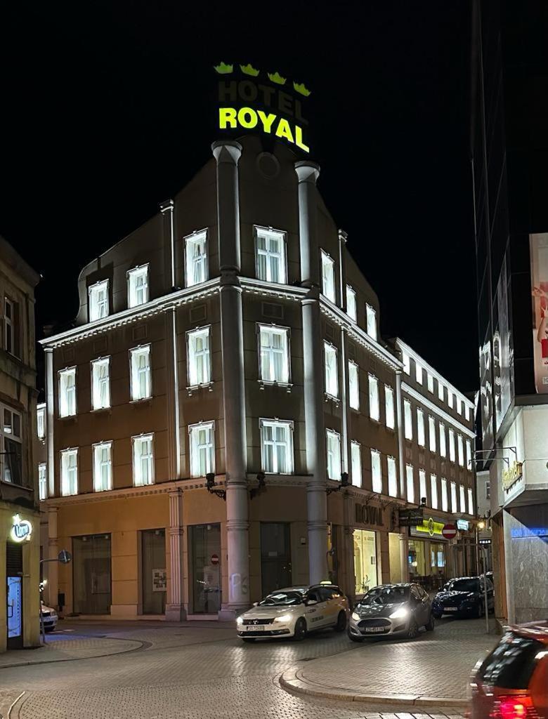 Hotel Royal グリヴィツェ エクステリア 写真