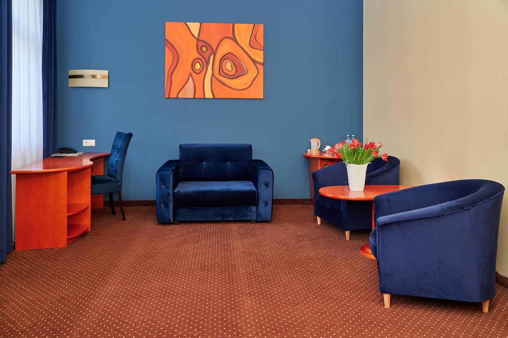 Hotel Royal グリヴィツェ エクステリア 写真
